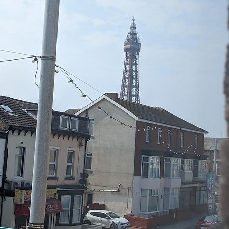 Bed and Breakfast Wonky Towers Blackpool Esterno foto