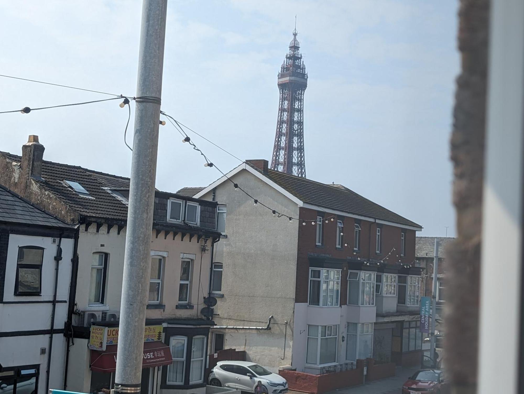 Bed and Breakfast Wonky Towers Blackpool Esterno foto