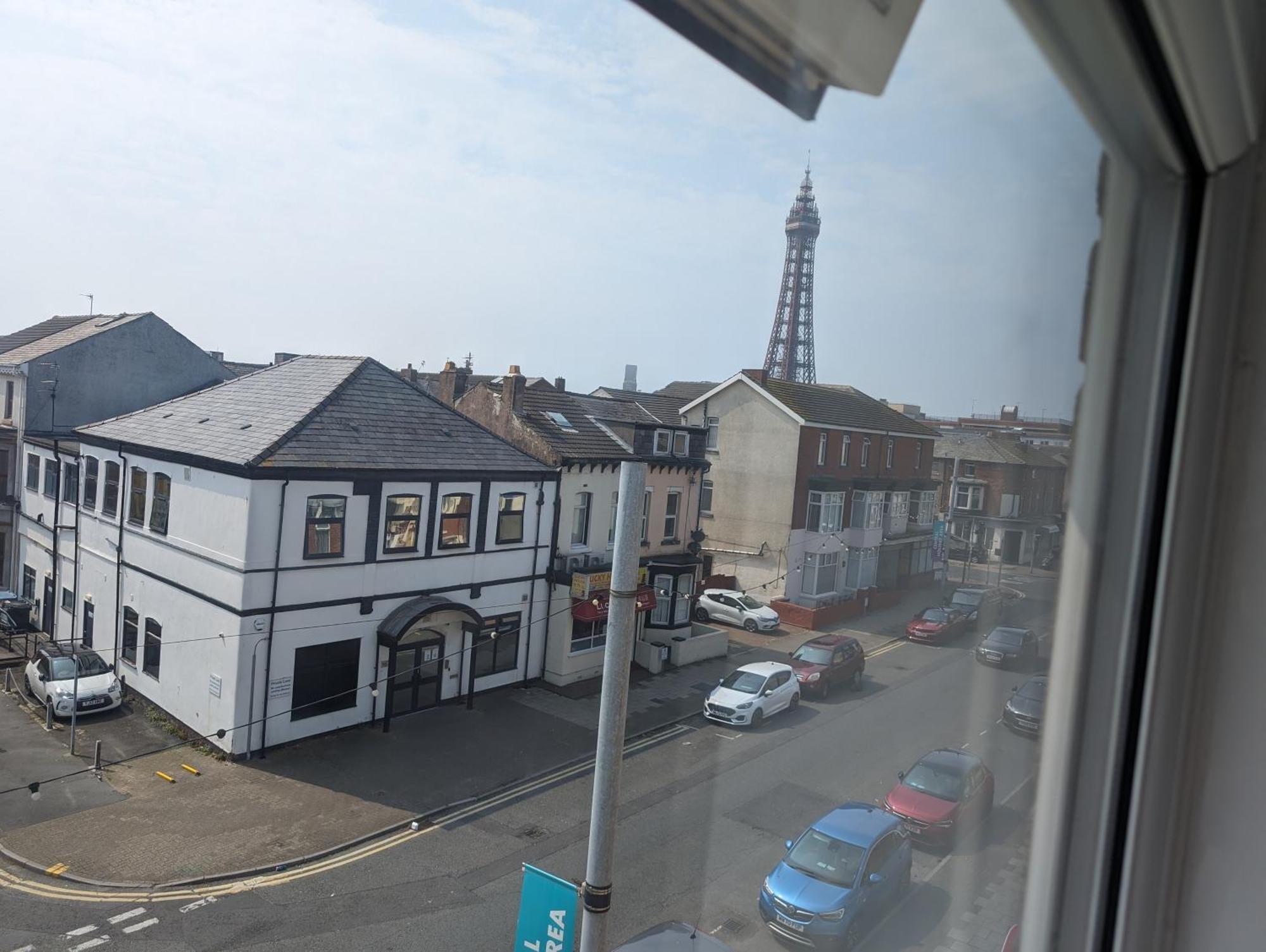 Bed and Breakfast Wonky Towers Blackpool Esterno foto